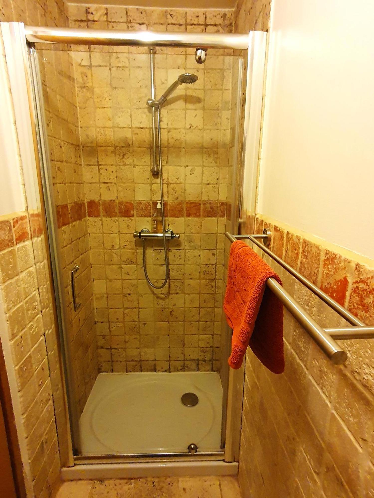 Prakka - Base Camp Apartment เลอุชส์ ภายนอก รูปภาพ